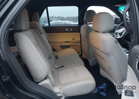 2014 Ford Explorer z USA, uszkodzony, nr VIN 1FM5K8B86EGA92727